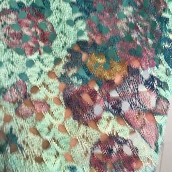 New Directions Blouse with Floral Lace Overlay - Picture 6 of 11
